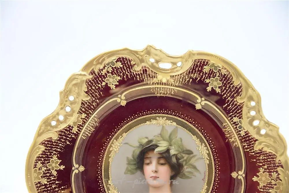Wagner Royal Vienna Portrait Plate, young veiled woman, with... — photo 6