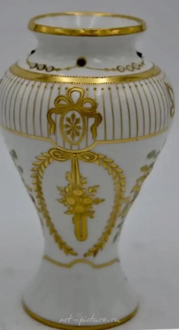 Фарфоровая ваза "Королевская Вена" около 1900 года, высотой 8 дюймов, стоимостью 600-800 долларов. — фото 2