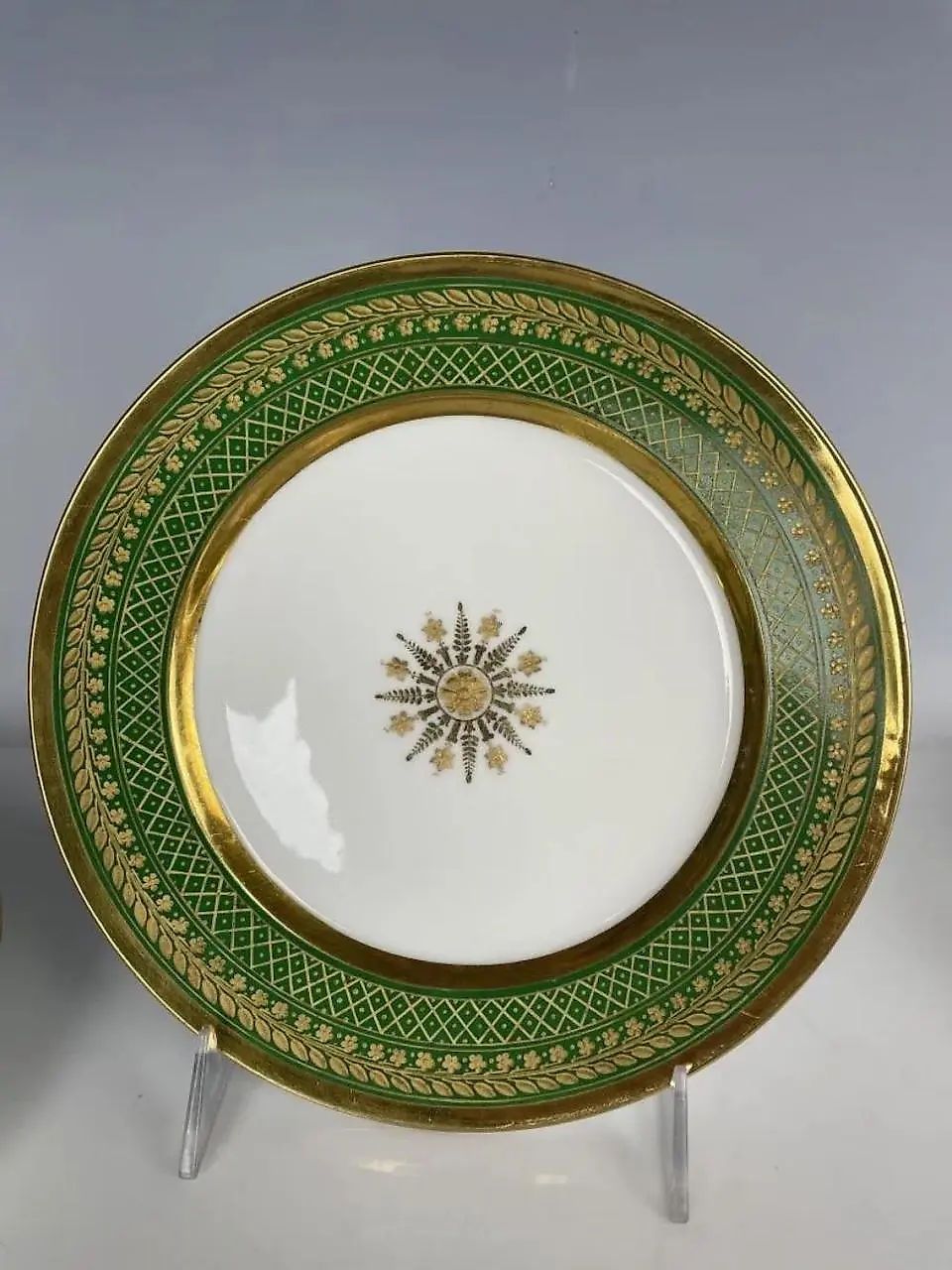 Фарфоровые тарелки Роял Вена, 6 штук, 1824 год, оценка $2,500-$3,000. — фото 2