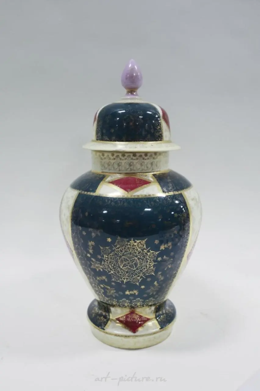 Royal Vienna Porcelain Lidded Portrait Urn — photo 2