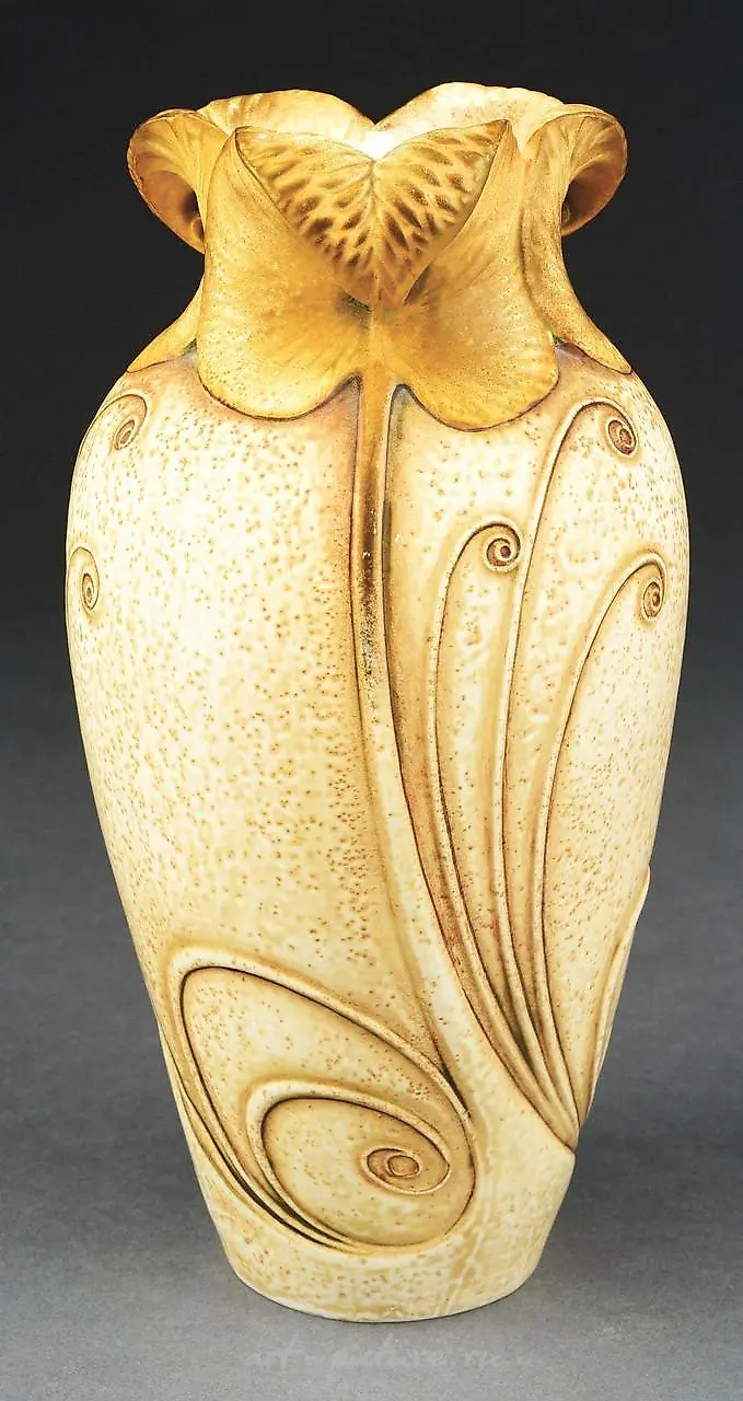 PAUL DACHSEL/ERNST WAHLISS DESIGNED 4-HANDLED FLORAL VASE. — photo 6