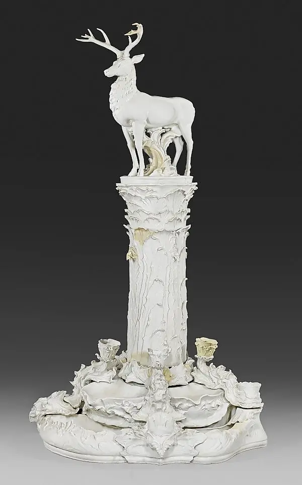 A unique, monumental deer fountain for the "Porcelain Palace" at the Leipzig Spring Fair 1921.