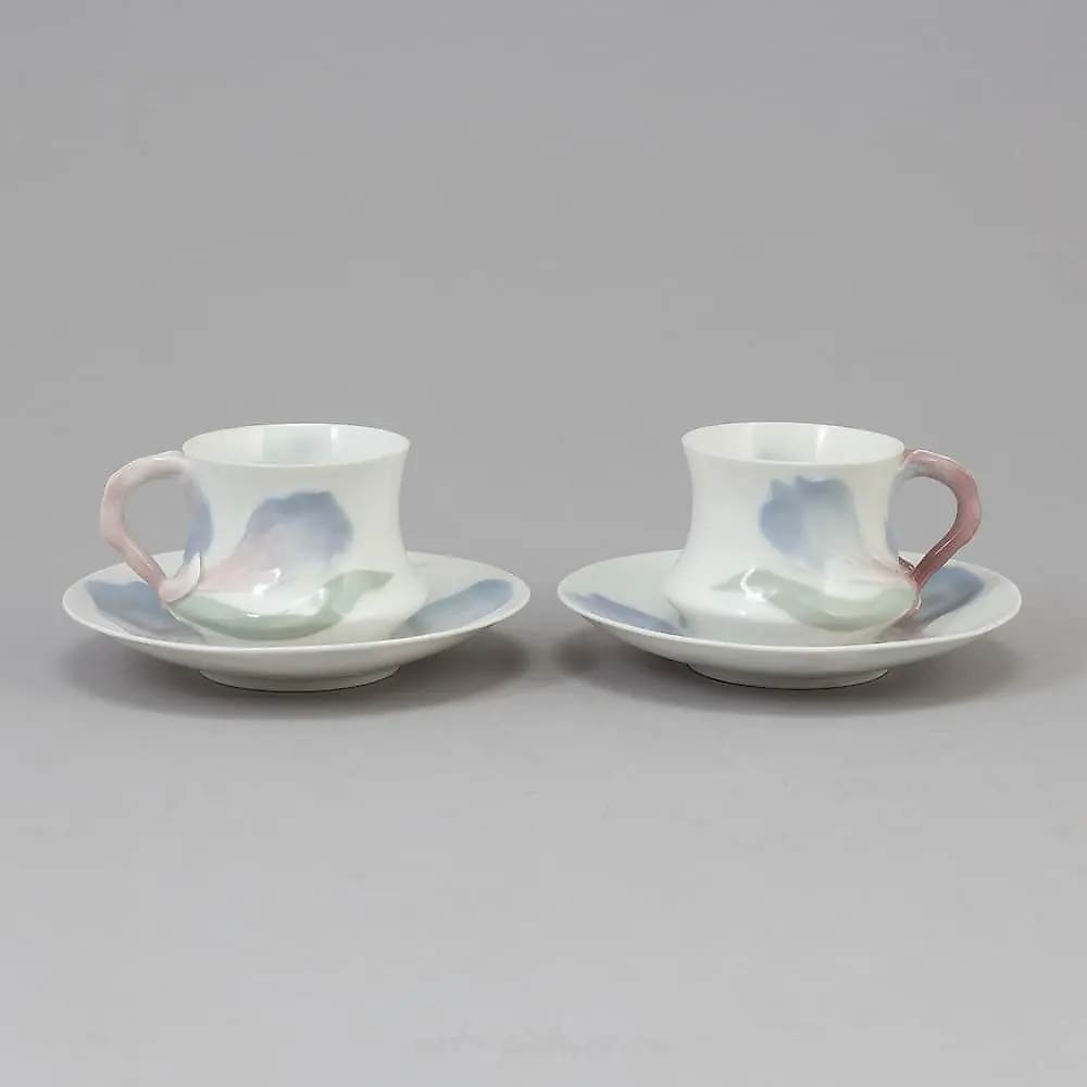 Porcelain coffee pairs with irises. Modern style. Hand-painted under glaze. Sweden, Rörstrand.