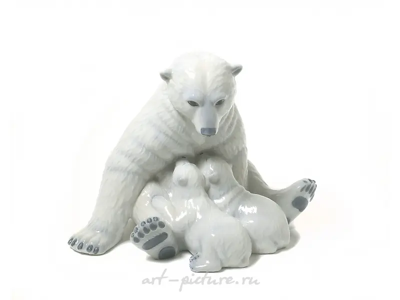 Porcelain statuette "White Polar Bear with two cubs" Royal Copenhagen