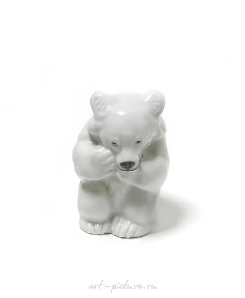 Porcelain figurine (statuette) "Bear." Denmark, Copenhagen, Royal Copenhagen.