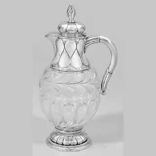 彼得-卡尔·法贝热(Peter-Karl Fabergé)极为罕见的水晶玻璃瓶。