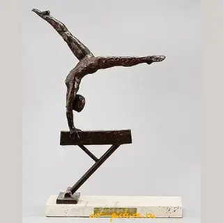 "Гимнастка на бревне". Клеймо "KELSEY '76". Высота - 34 см. Длина / ширина основания: 22,5 х 13 см.