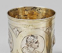 购买 小巴洛克风格球足杯