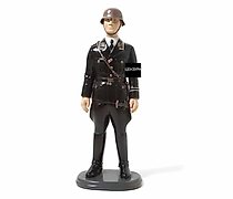 Статуэтка 作者的石雕《二战时期的德国军官》。宝石、装备...