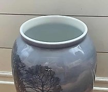 Статуэтка Unique porcelain vase wi…