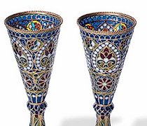 buy The translation of "Рюмка витражная эмаль" into English is "stained glass enamel goblet."