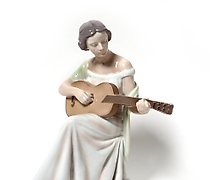 Статуэтка 女孩和吉他