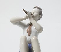 Статуэтка Porcelain figurine of a …