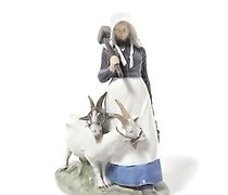 Статуэтка The translation of "Деву…