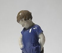 Статуэтка Boy with a teddy bear. D…