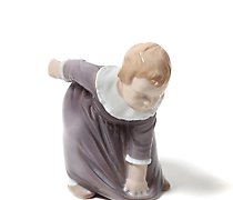 Статуэтка 女孩在整理裙摆。丹麦，哥本哈根，滨格与格朗达...