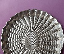 Статуэтка Silver plate with water …