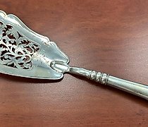 购买 整银鱼菜铲。俄罗斯，1845年。