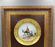 Статуэтка 手绘瓷盘“近卫骑兵团的陪审官”