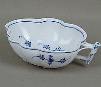 Статуэтка The translation of "блюд…