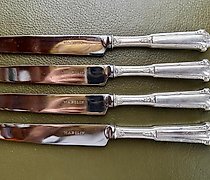 Статуэтка Серебряные ножи. Столо...