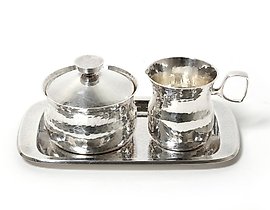 银色糖罐和奶壶，带托盘 - 埃里克·洛夫曼