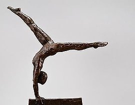 青铜小雕像。“平衡木上的体操运动员” 丹麦，皇家哥本哈根。作者：斯特雷特-吉廷斯·凯尔西（美国，生于1941年）