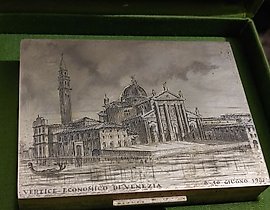 The Buccellati box is a state gift at the 13th G7 summit for Margaret Thatcher.