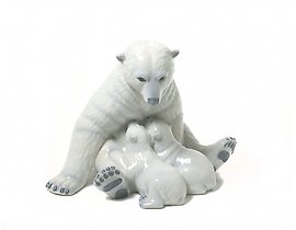 Porcelain statuette "White Polar Bear with two cubs" Royal Copenhagen