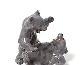 玩耍的小熊。丹麦，哥本哈根，皇家哥本哈根，1912年