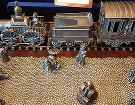 尼古拉耶夫铁路的珠宝雕塑作品，银制