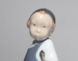 宝宝和刷子。丹麦，哥本哈根，皇家哥本哈根