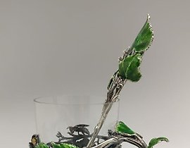 茶杯架 瓦列里娅·戈洛瓦诺娃。茶杯架 lime flower 配勺。