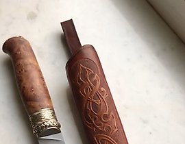 旅游刀。由萨沃斯廷大师制作。