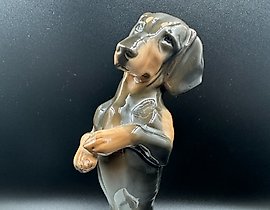 The text translates to: "Dachshund figurine Rosenthal 1920 year."