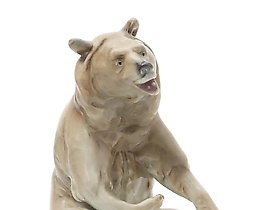 德国，卡尔·恩斯（Karl Ens）制作的瓷熊雕像