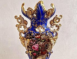 安菲克斯形状的花瓶，带有雕塑细节。波波夫。1850—1860年代。