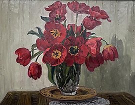 The translation of "Тюльпаны" into English is "Tulips."