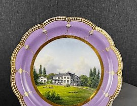 Royal Copenhagen地形盘，描绘庄园