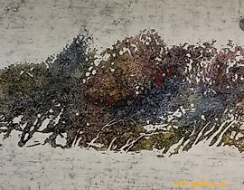 The translation of the text "Белое поле Шелк-горячий батик" into English is "White field Silk-hot batik."