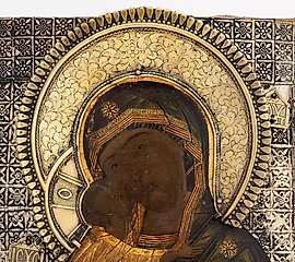 图标“带有衣服的蒂赫维纳圣母”