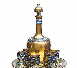 俄罗斯银制伏特加套装，带有六个琺瑯脚