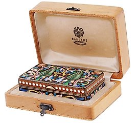 俄罗斯银质珐琅烟盒，镀金装饰。