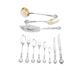 俄罗斯尼古拉二世的银餐具套装