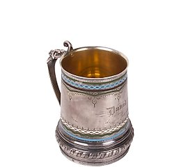 俄罗斯银杯，采用珐琅和镀金工艺制作。制造商为P. 米卢科夫。