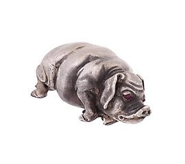 俄罗斯的银猪形小雕塑，眼睛镶嵌着红宝石。