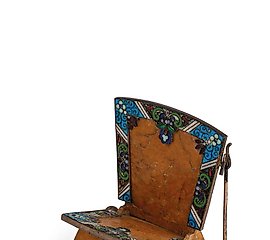 俄罗斯桦木制的宝座盐罐，银制勺子和隔层珐琅。