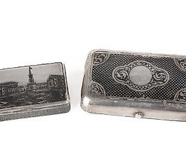 银色雕刻烟斗盒