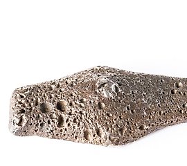 世界货币和货币：中世纪形式的银币。