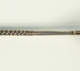 银制勺子，用于果酱/蜂蜜。